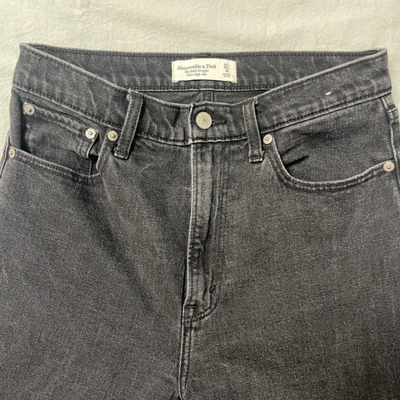 Abercrombie & Fitch “The Ankle Straight Ultra High Rise” - Picture 3 of 3